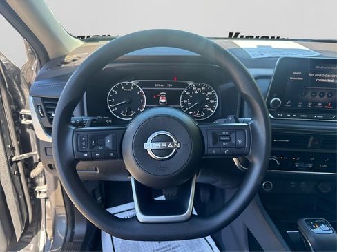 Used 2023 Nissan Rogue S image 23