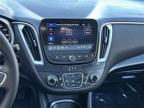 Used 2024 Chevrolet Malibu LT image 10