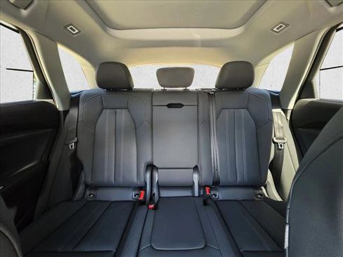 New 2025 Audi Q5 Prestige image 17