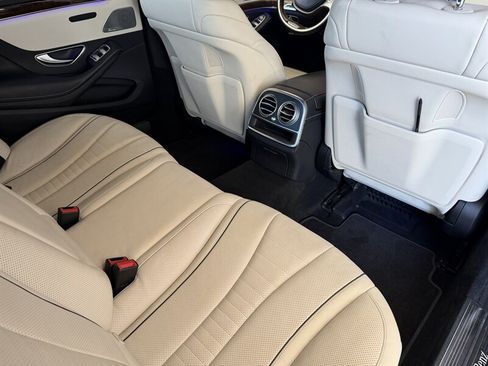 Used 2017 Mercedes-Benz S 550 Sedan image 20