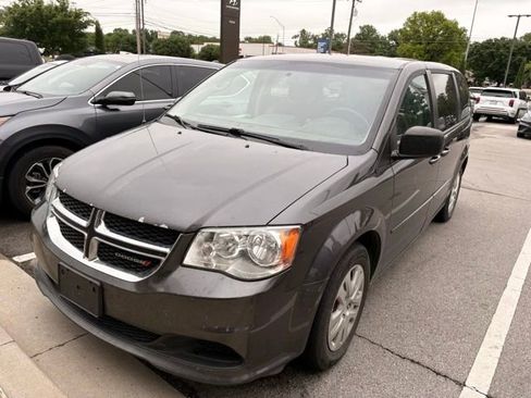 Used 2017 Dodge Grand Caravan SE w/ Power Window Group FWD image 2