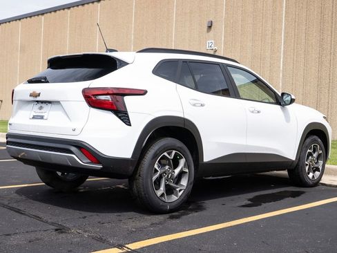 New 2025 Chevrolet Trax LT w/ Driver Confidence Package image 7