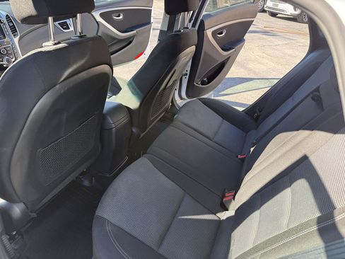 Used 2017 Hyundai Elantra GT FWD image 25