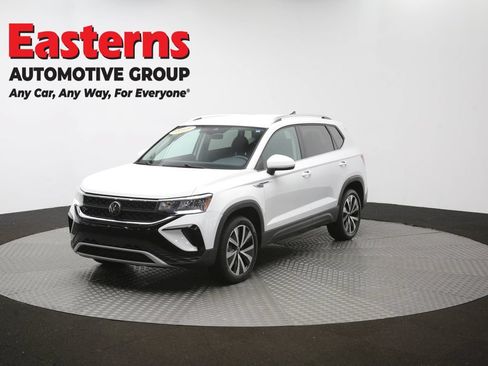 Used 2024 Volkswagen Taos SE FWD image 54