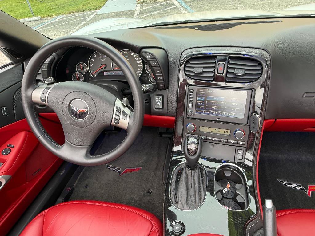 Used 2009 Chevrolet Corvette Convertible w/ Preferred Equipment Group RWD image 17