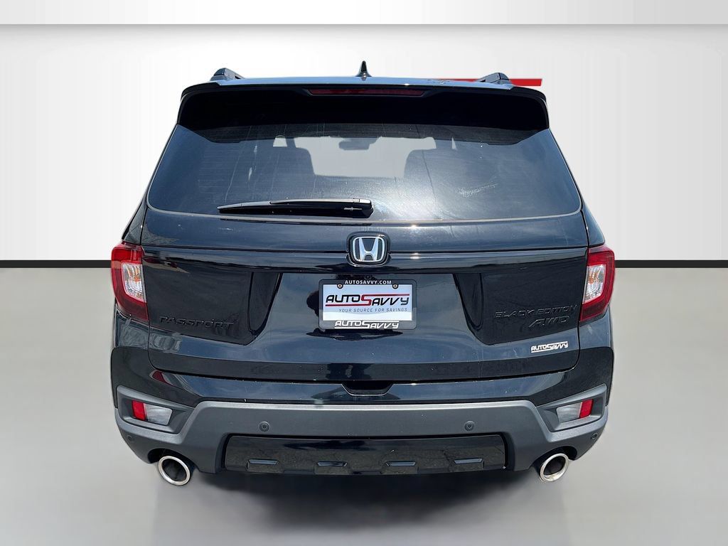 Used 2025 Honda Passport Black Edition image 6