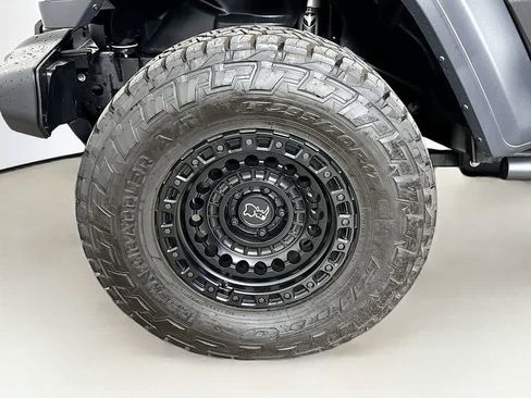 Used 2024 Jeep Wrangler Sport S image 8