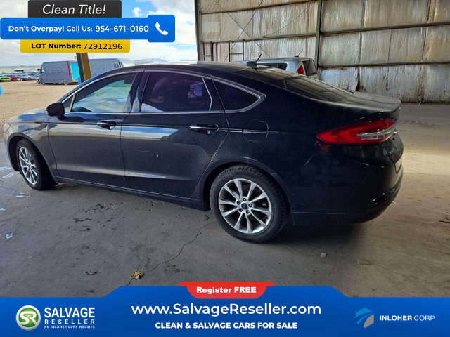 Used 2017 Ford Fusion SE FWD image 3