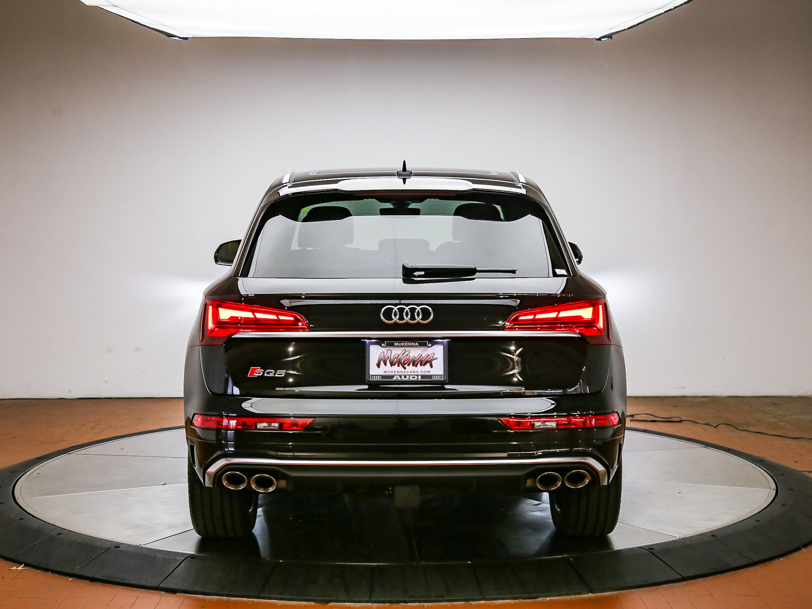 Certified 2022 Audi SQ5 Premium Plus w/ Premium Plus Package AWD/4WD image 6