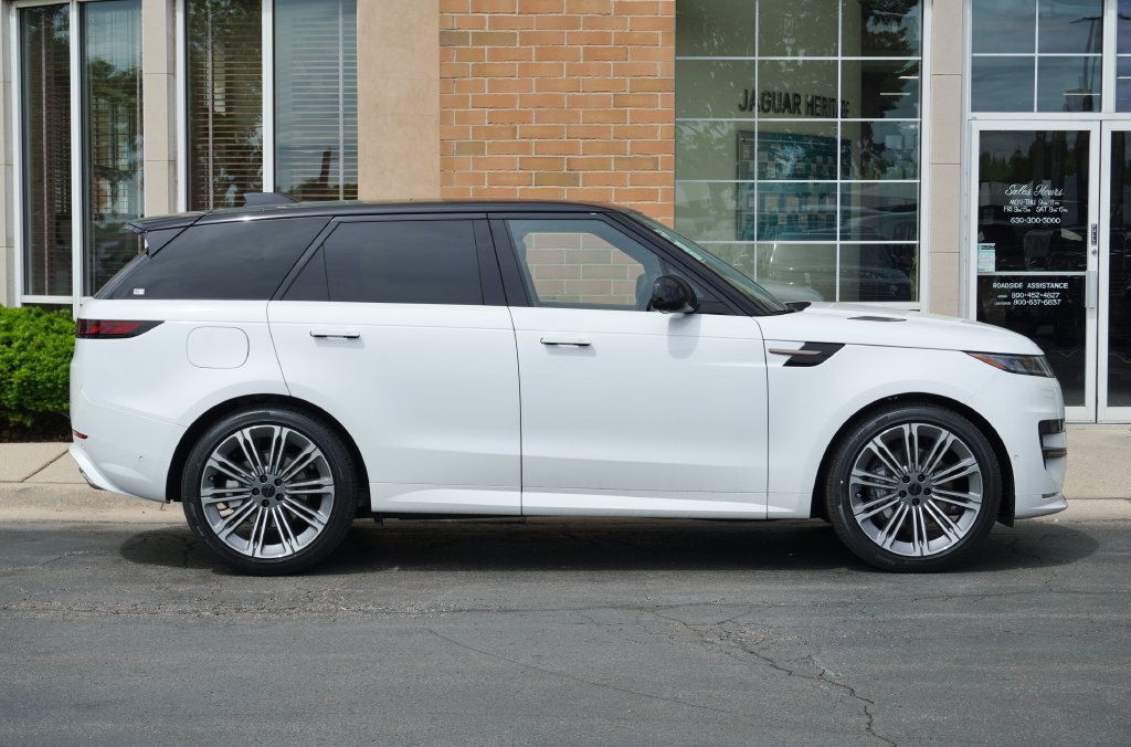 Used 2026 Land Rover Range Rover Sport Dynamic SE AWD/4WD image 7