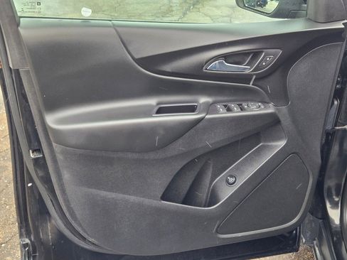 Used 2018 Chevrolet Equinox LT image 17