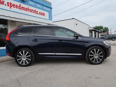 Used 2017 Volvo XC60 T6 Inscription w/ Preferred Option Package AWD/4WD image 4