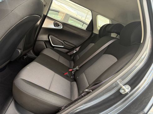 Used 2025 Kia Soul LX w/ LX Technology Package FWD image 37