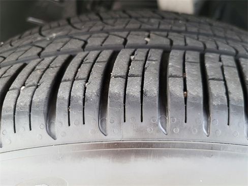 Used 2024 Mercedes-Benz GLS 450 4MATIC image 10