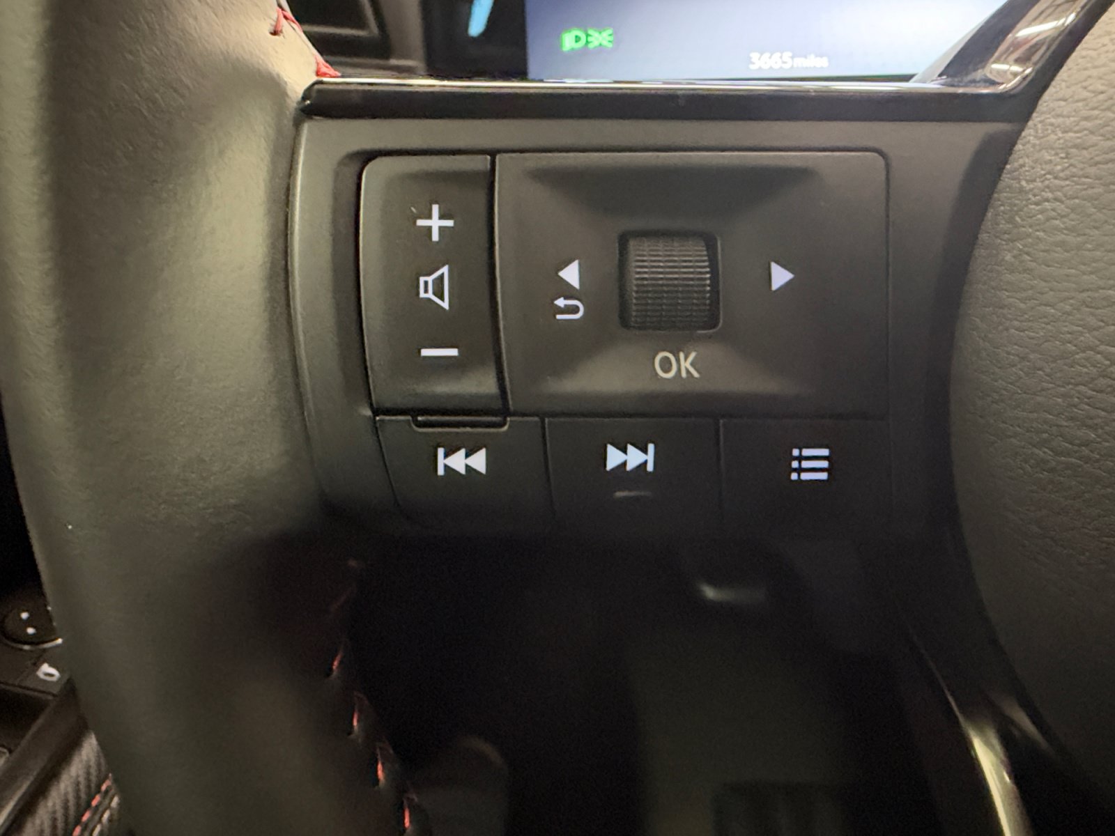 Used 2026 Nissan Kicks SR FWD image 17