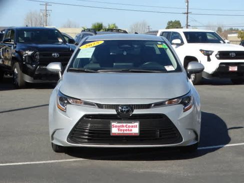 Used 2025 Toyota Corolla LE image 3