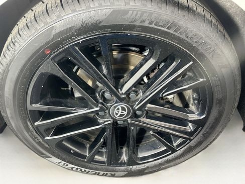 Used 2025 Toyota Camry SE image 11