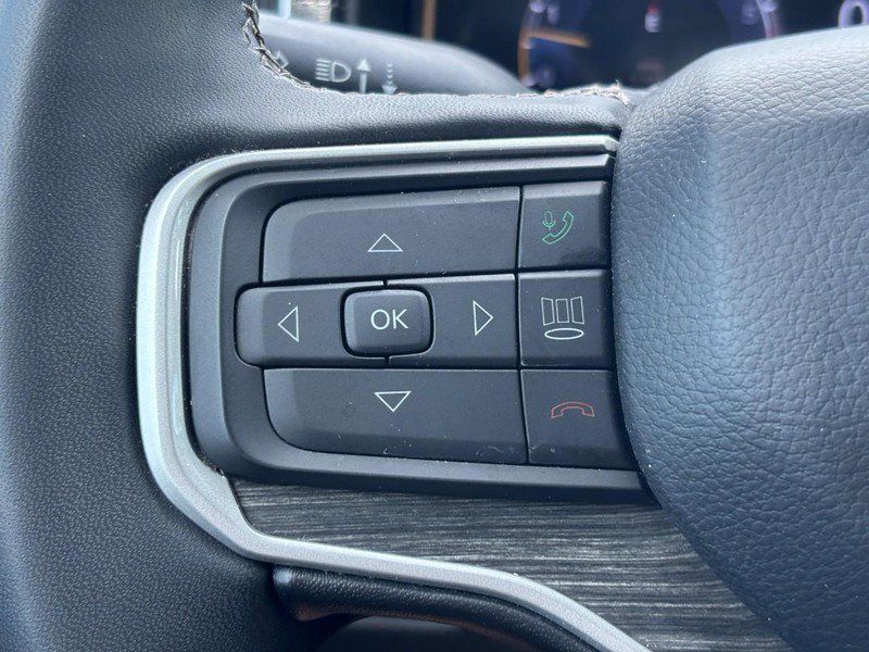 Used 2023 Jeep Wagoneer L Series II AWD/4WD image 18