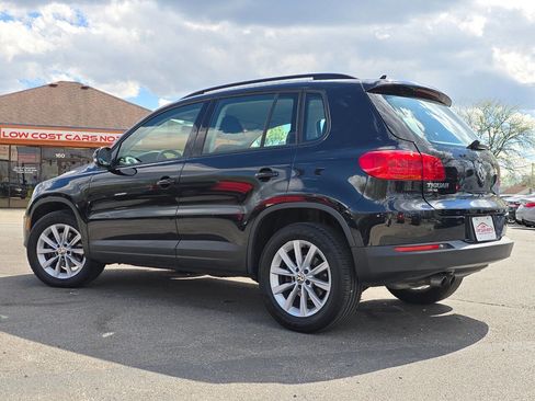 Used 2017 Volkswagen Tiguan S image 7