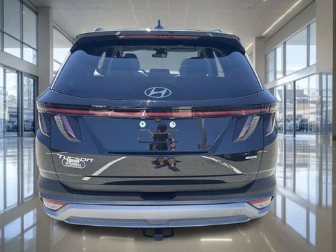 Certified 2025 Hyundai Tucson SEL AWD/4WD image 4