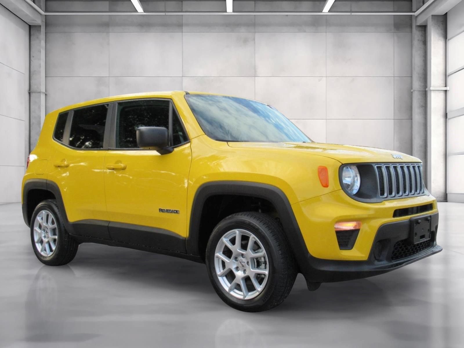 Certified 2023 Jeep Renegade Latitude AWD/4WD image 1