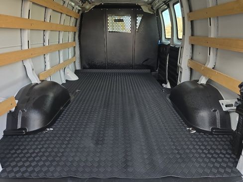 Used 2024 Chevrolet Express 2500 w/ Driver Convenience Package image 11