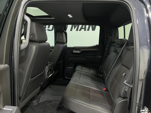 Used 2022 Chevrolet Silverado 1500 High Country w/ High Country Premium Package AWD/4WD image 29