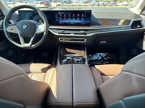 Used 2026 BMW X7 xDrive40i AWD/4WD image 17