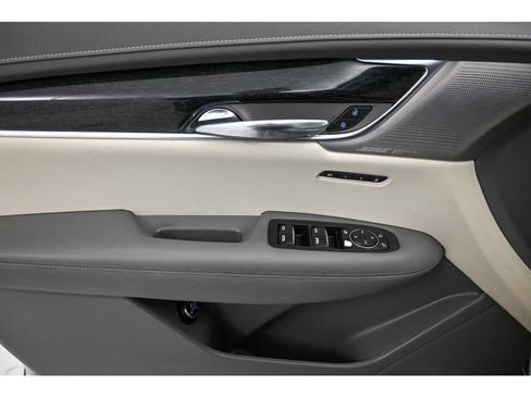 Used 2020 Cadillac XT6 Premium Luxury image 32