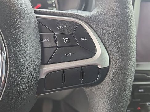 Used 2023 Jeep Renegade Latitude image 17