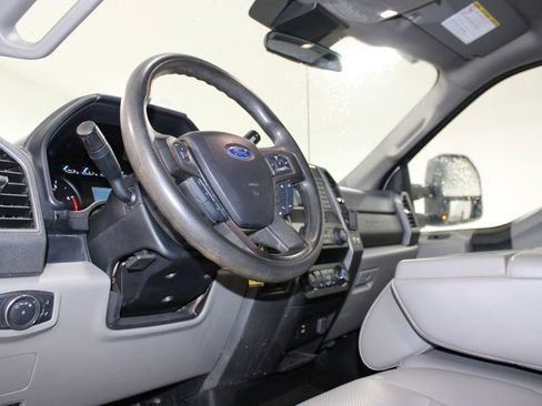 Used 2021 Ford F550 4x4 Regular Cab Super Duty image 17