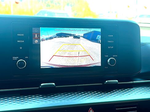 Used 2024 Kia Carnival LX image 33