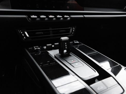 Certified 2023 Porsche 911 Carrera GTS RWD image 23