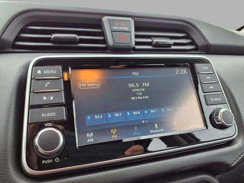 Used 2025 Nissan Versa S w/ Trunk Package image 5