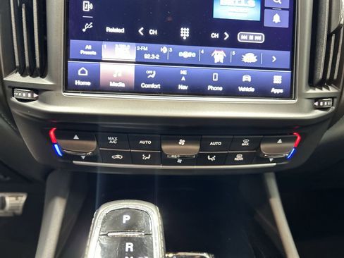 Used 2023 Maserati Levante Modena S AWD/4WD image 14
