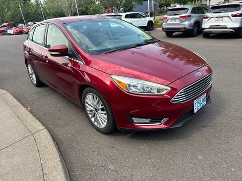 Used 2016 Ford Focus Titanium FWD image 1