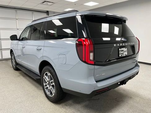 Used 2025 Ford Expedition Active AWD/4WD image 8