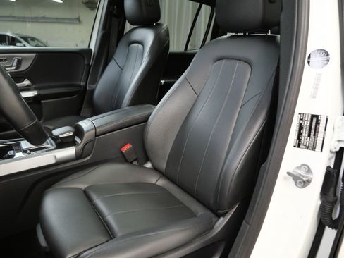 Certified 2021 Mercedes-Benz GLB 250 4MATIC image 3