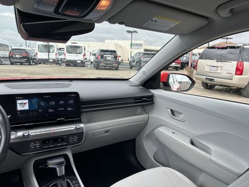 Used 2025 Hyundai Kona SEL image 35