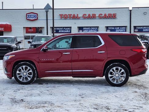 Used 2018 Chevrolet Traverse Premier image 2