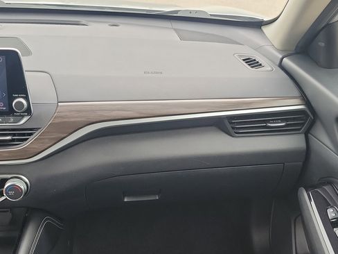 Used 2023 Nissan Altima 2.5 SV image 13