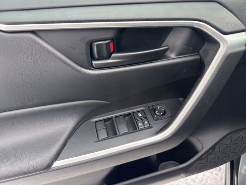 Used 2023 Toyota RAV4 LE image 17