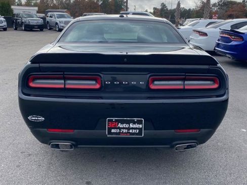 Used 2022 Dodge Challenger GT image 4