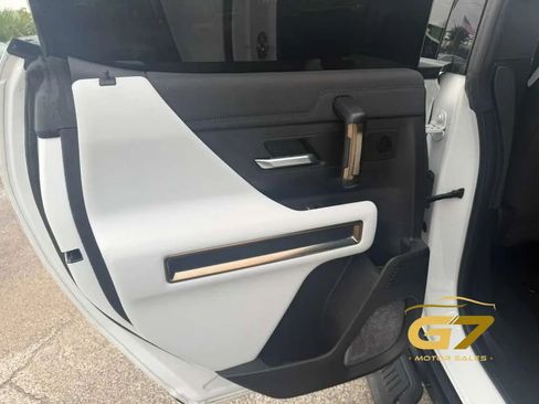 Used 2024 GMC Hummer EV 2X w/ LPO, Illumination Package AWD/4WD image 22