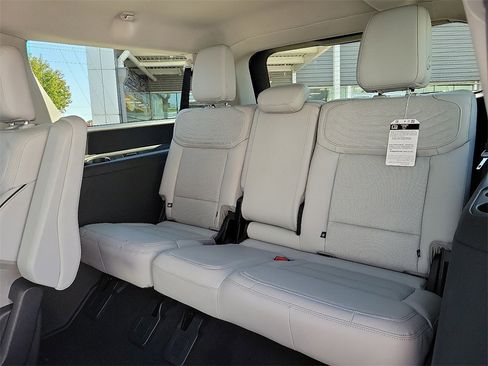 New 2025 Ford Expedition Max Platinum w/ Platinum Ultimate Package image 9