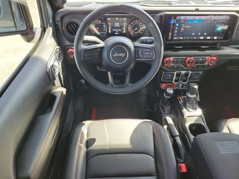 Used 2025 Jeep Gladiator Rubicon AWD/4WD image 20