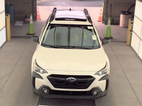 Used 2025 Subaru Outback Onyx Edition AWD/4WD image 2