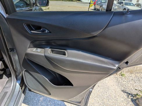 Used 2018 Chevrolet Equinox LT AWD/4WD image 39
