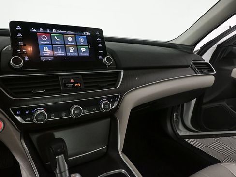 Used 2018 Honda Accord Touring image 13