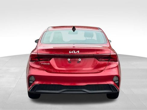 Used 2023 Kia Forte LXS image 7